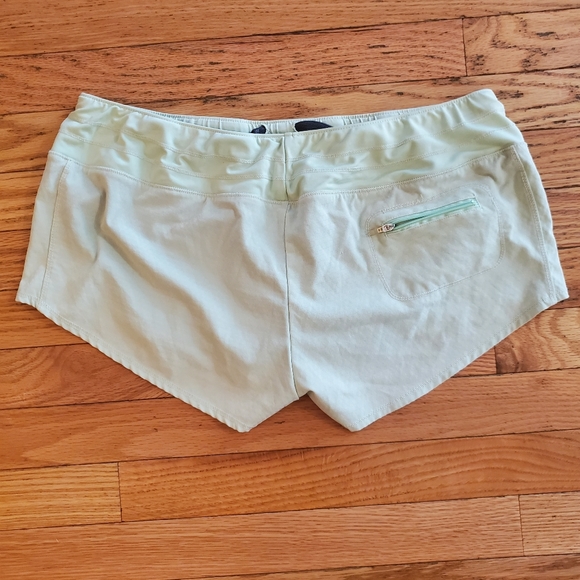 Oiselle mac roga shorts - Picture 3 of 3